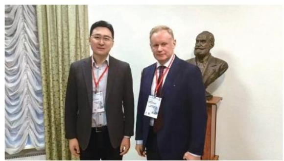 郭聃洋博士與A.盧明佐夫院士(俄羅斯國立醫科大學校長、 俄羅斯科學院院士)